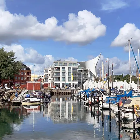 25, Pier 25, Apartmenthaus Hafenspitze Blickrichtung Offene Seestrand 公寓 埃肯弗德