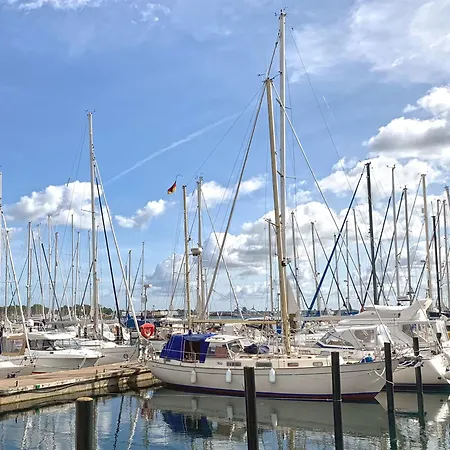 公寓 25, Pier 25, Apartmenthaus Hafenspitze Blickrichtung Offene Seestrand 埃肯弗德