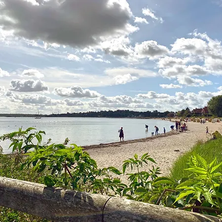 25, Pier 25, Apartmenthaus Hafenspitze Blickrichtung Offene Seestrand 埃肯弗德